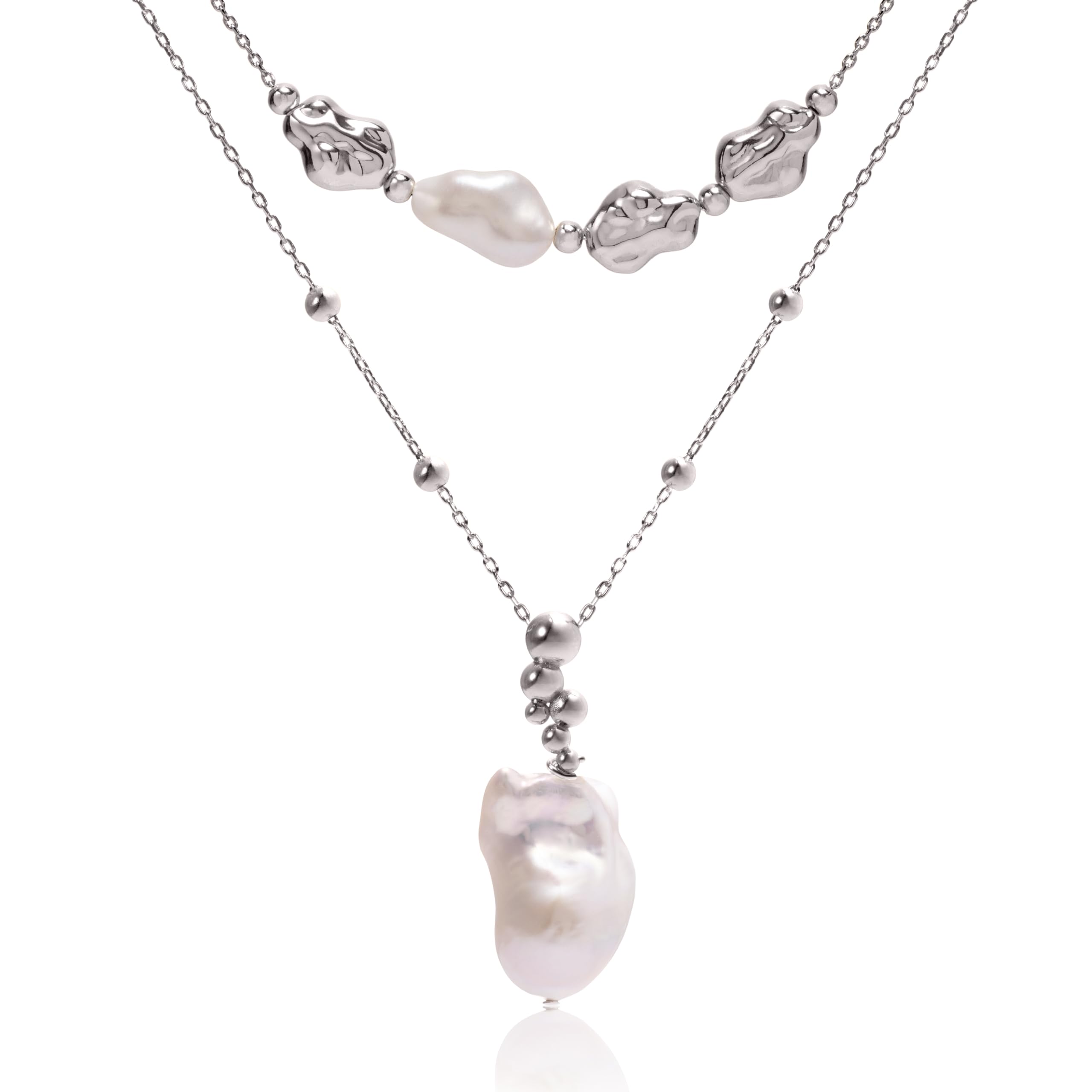 Baroque Pearl Pendant Necklace, close-up