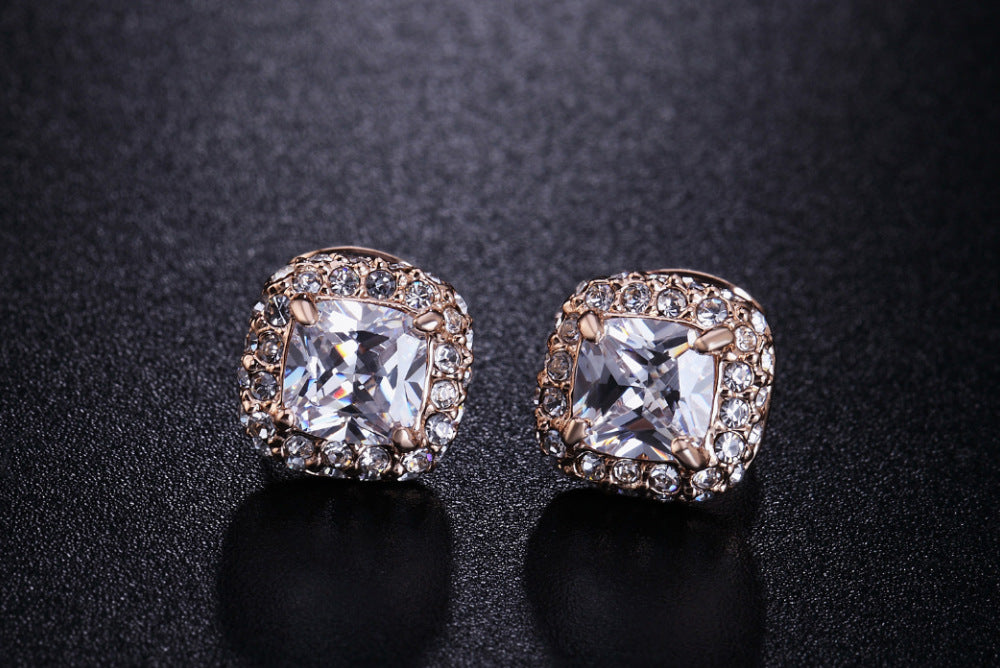 Zirconia Stud Earrings – Platinum or Rose Gold