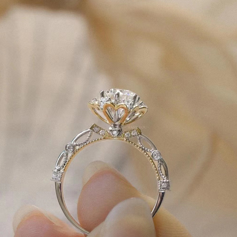 High-Clean Moissanite Wedding Ring