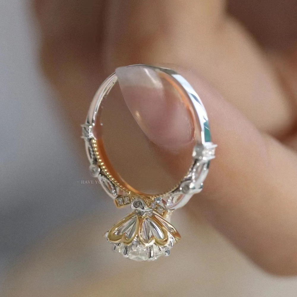 High-Clean Moissanite Wedding Ring